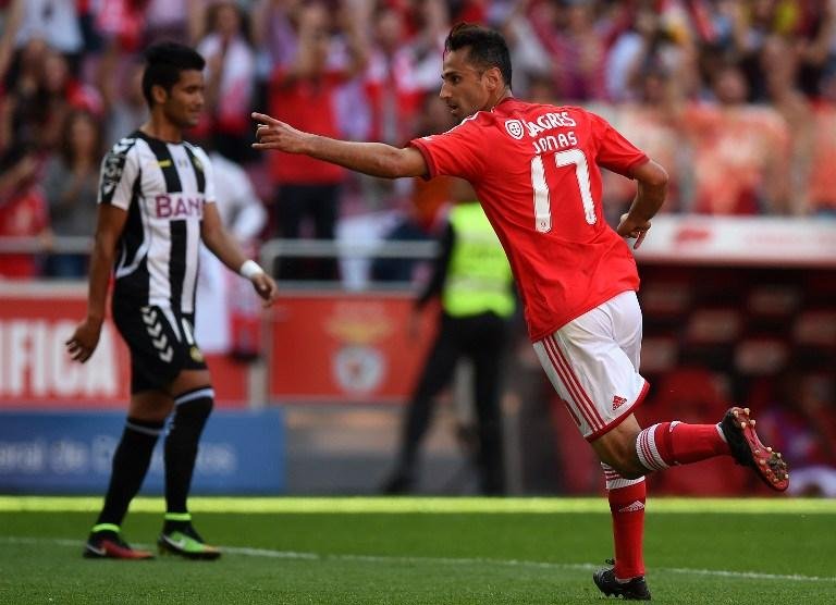 Jonas pensa em renovar contrato com Benfica 