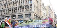 Grupo protestou na Esquina Democrática, em Porto Alegre
