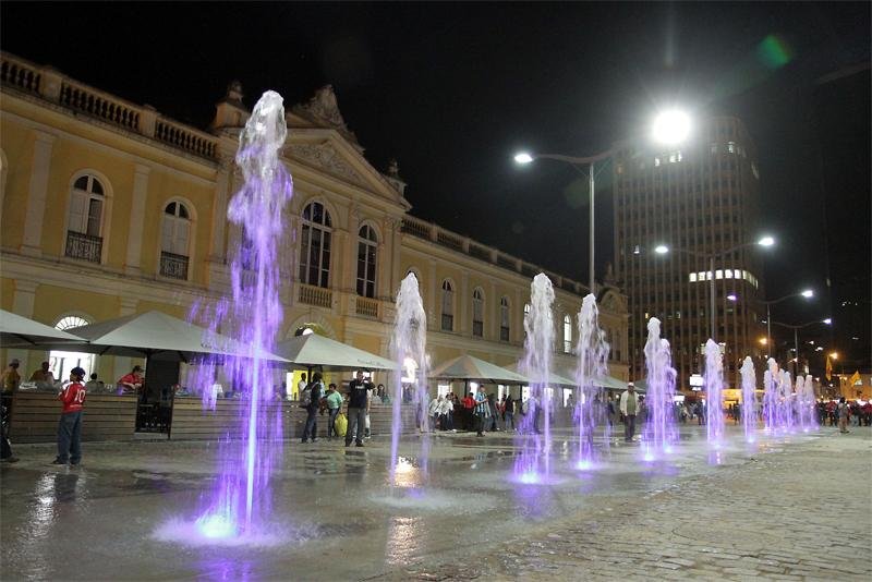 V&iacute;sceras e escamas deixaram cheiro ruim nos reservat&oacute;rios da atra&ccedil;&atilde;o tur&iacute;stica da Capital