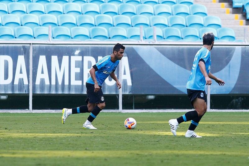 Maicon pede aten&ccedil;&atilde;o para o Gr&ecirc;mio contra o Novo Hamburgo