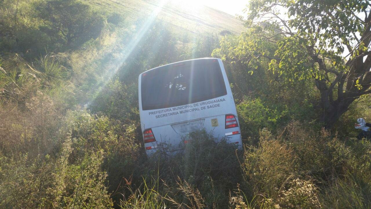 Micro-&ocirc;nibus transportava pacientes para Bag&eacute;