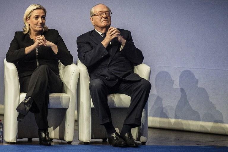 Marine Le Pen e Jean-Marie Le Pen em conflito 
