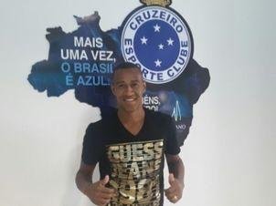 Marcelo Oliveira se surpreende, mas elogia Fabr&iacute;cio no Cruzeiro