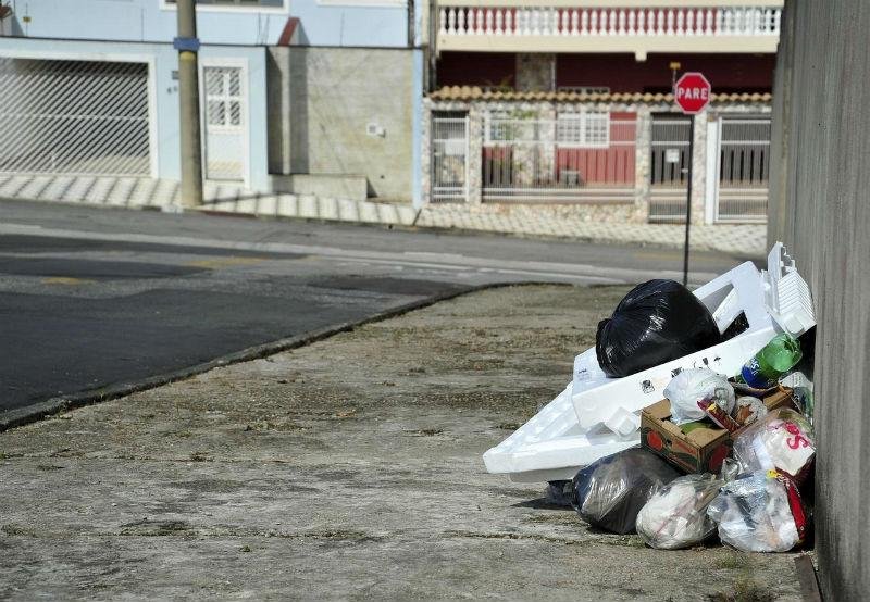 Coleta do lixo n&atilde;o foi feita nessa manh&atilde; em S&atilde;o Leopoldo