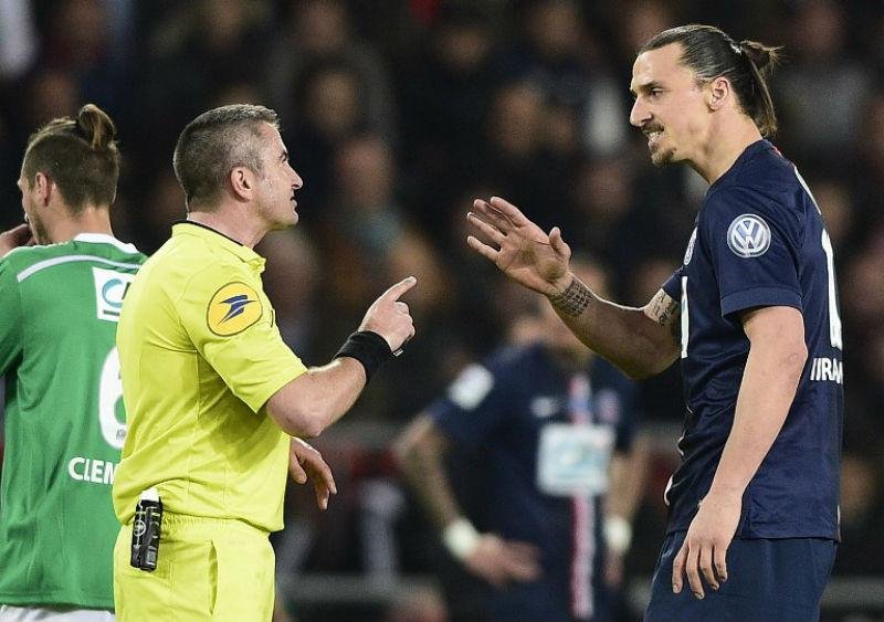 Ibrahimovic criticou suspens&atilde;o imposta pela federa&ccedil;&atilde;o francesa