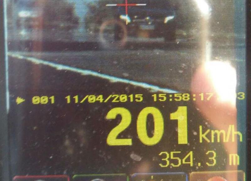 Motorista foi notificado da autua&ccedil;&atilde;o e responder&aacute; a processo de suspens&atilde;o da CNH