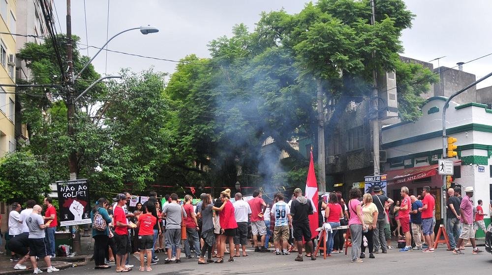 Ato defende a democracia no pa&iacute;s 