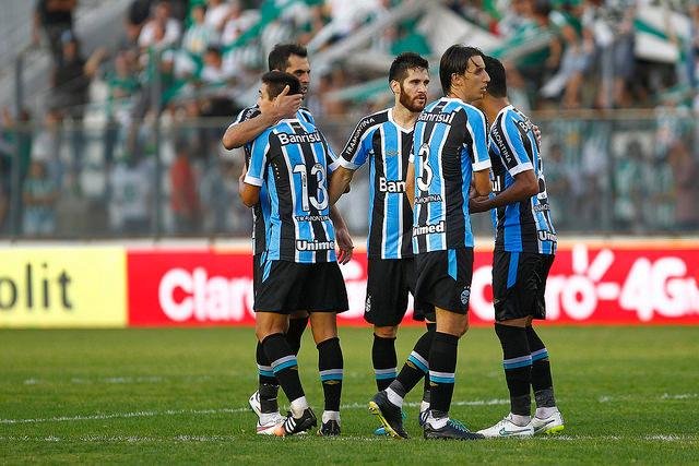 Grohe elogia defesa, mas ressalta import&acirc;ncia do coletivo no Gr&ecirc;mio 