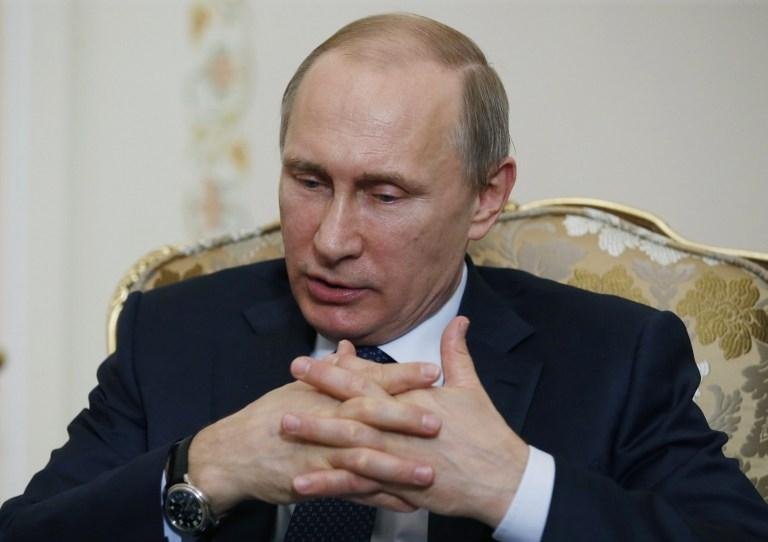 Vladimir Putin assinou nesta segunda-feira um decreto que suspende a proibi&ccedil;&atilde;o para a R&uacute;ssia de entregar ao Ir&atilde; m&iacute;sseis S-300