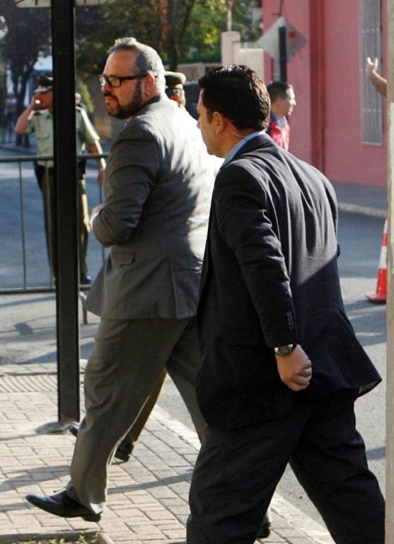 Compagnon e D&aacute;valos s&atilde;o investigados pelo &acute;&acute;eventual uso de informa&ccedil;&atilde;o privilegiada`` e &acute;&acute;tr&aacute;fico de influ&ecirc;ncias``