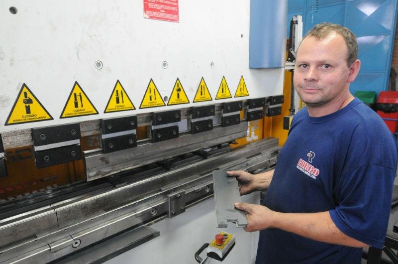 Metal&uacute;rgica onde Rodrigo atua teve redu&ccedil;&atilde;o no quadro 
