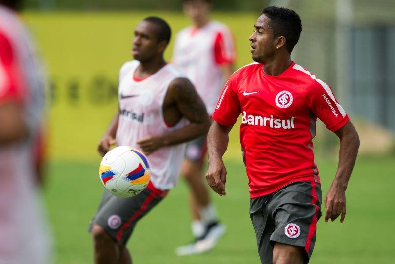 Aguirre define time do Inter para jogo contra La U 