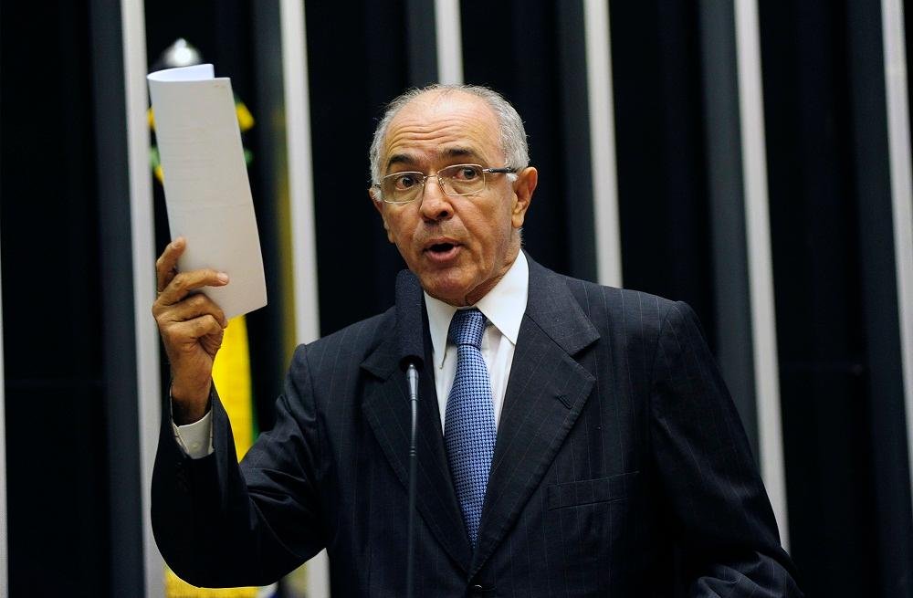 Jos&eacute; Carlos Aleluia pede a instaura&ccedil;&atilde;o de investiga&ccedil;&atilde;o do v&iacute;nculo do PT com entidade estrangeira