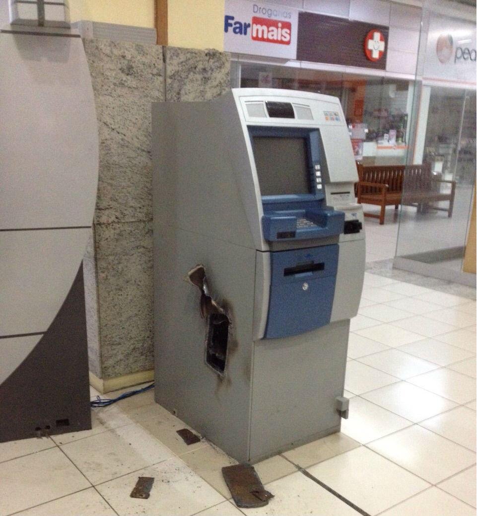 Caixa eletr&ocirc;nico do Banco do Brasil tamb&eacute;m foi arrombado