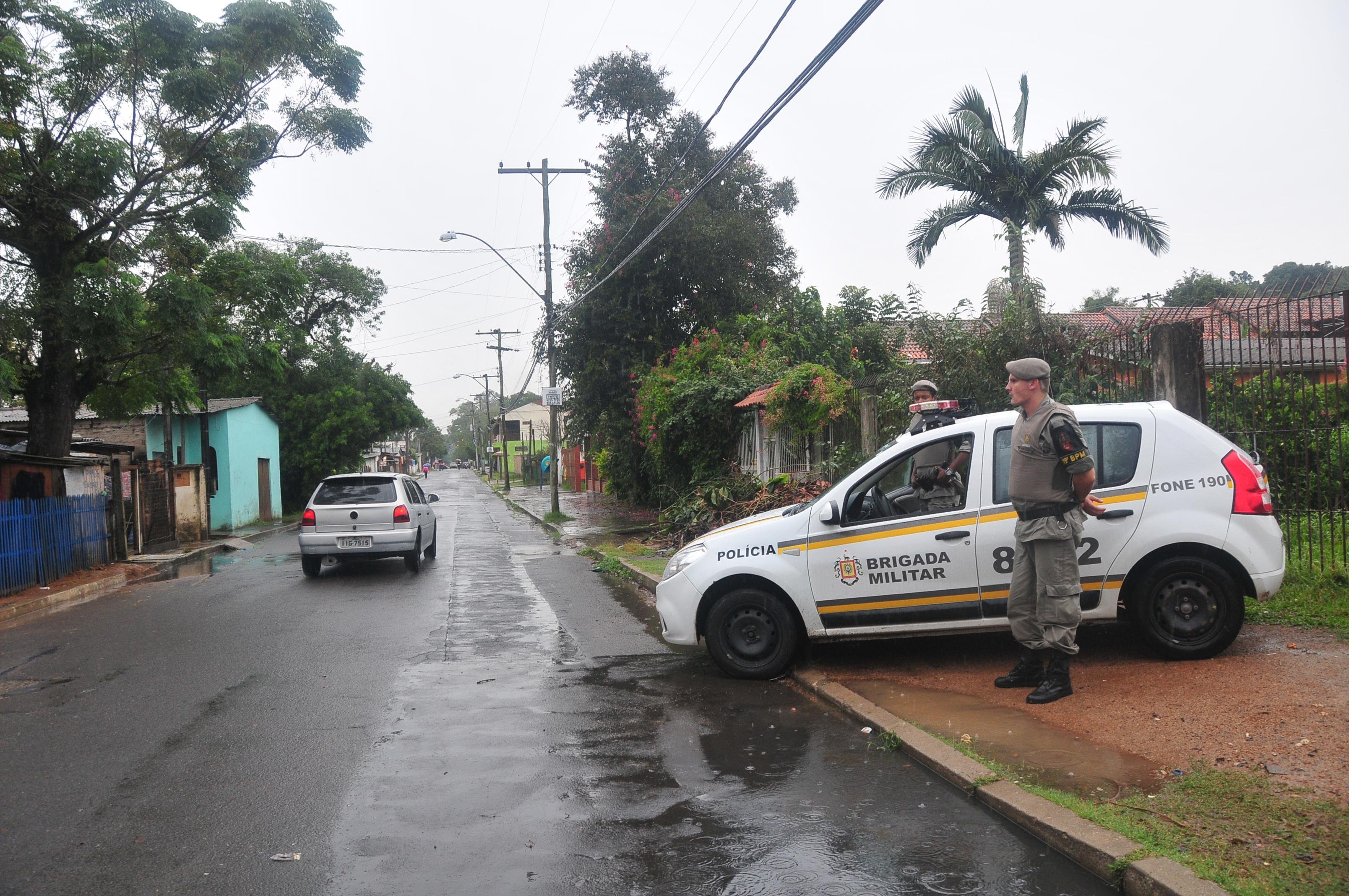 BM suspeita que fogo foi "recado" de grupo de traficantes