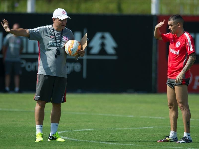 Aguirre n&atilde;o quer enfrentar viagem para o M&eacute;xico na Libertadores