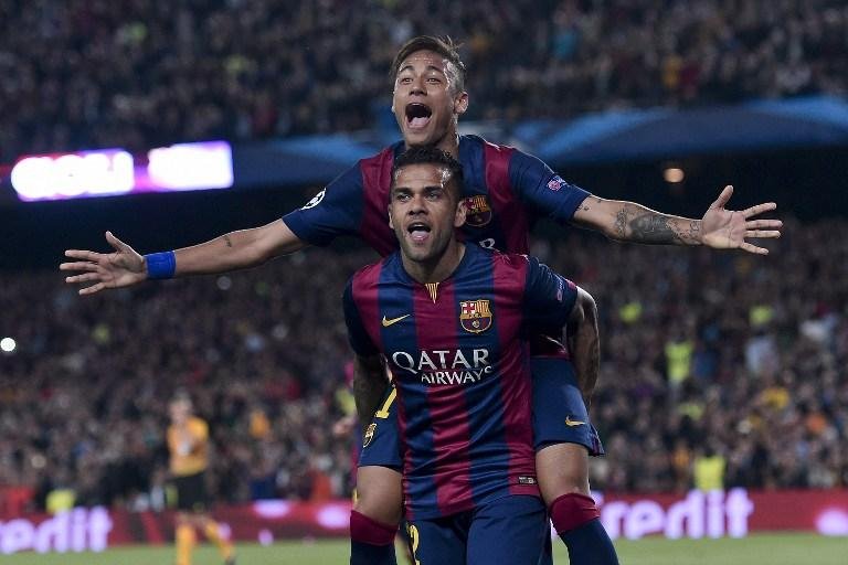 Neymar fez os dois gols do Barcelona contra o PSG