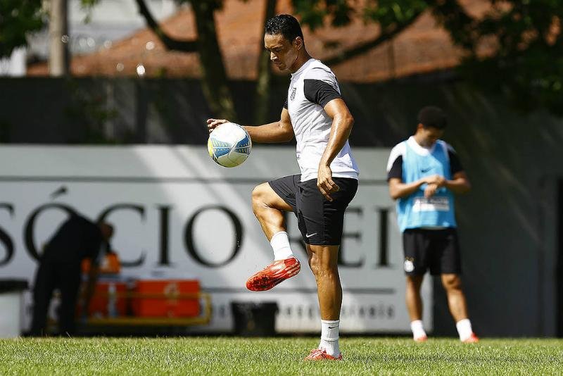 Santos se acerta com Ricardo Oliveira e redige novo contrato at&eacute; fim de 2017