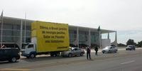Greenpeace faz ato em frente ao Planalto por incetivo a energia solar
