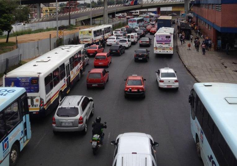 Sa&iacute;da do viaduto da Concei&ccedil;&atilde;o e avenida Mau&aacute; ficaram interrompidas