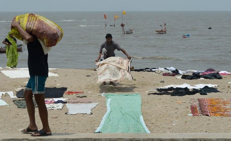 Naufr&aacute;gio no domingo na costa da L&iacute;bia matou 800 pessoas