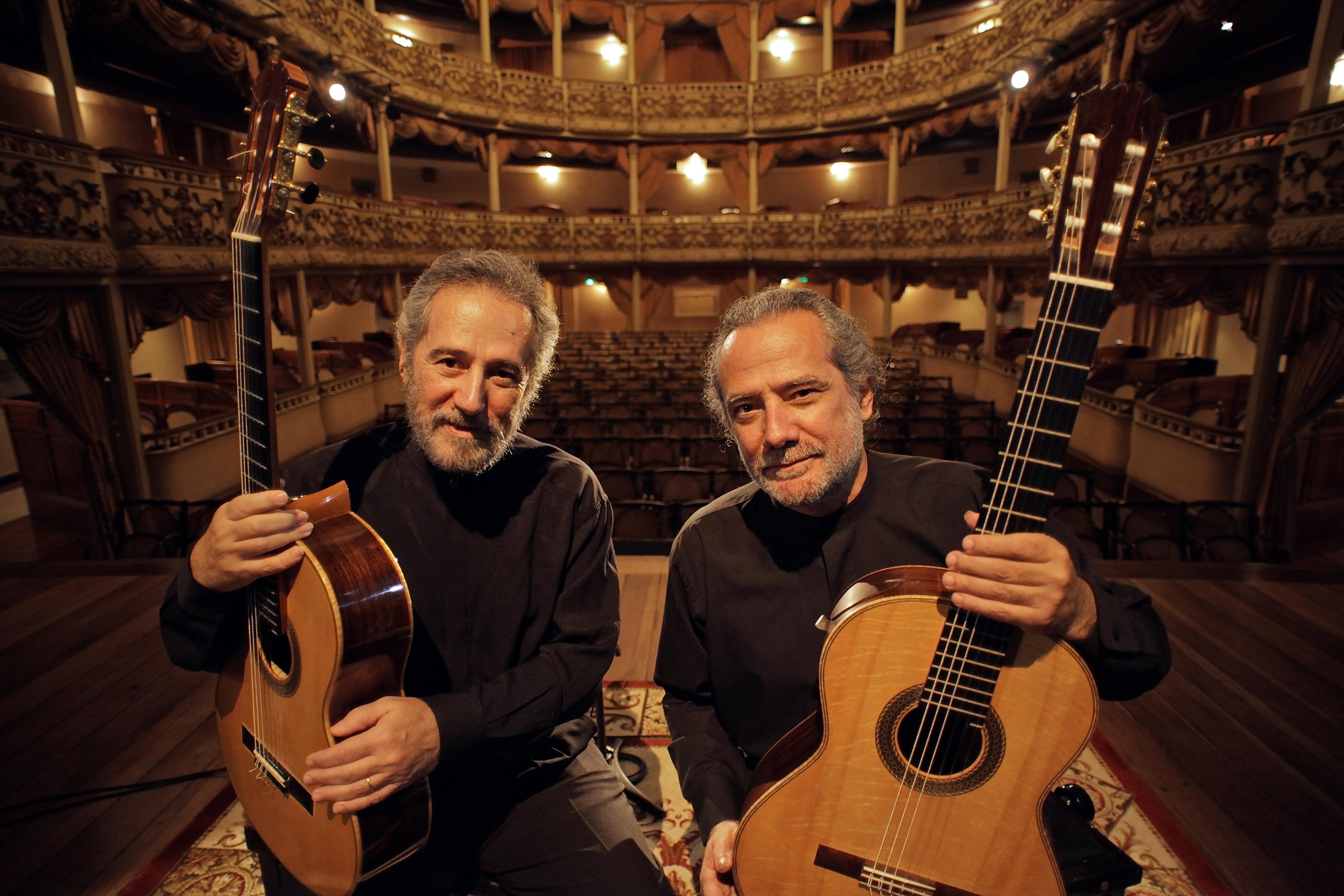 Espet&aacute;culo de S&eacute;rgio e Odair Assad acontece nesta quarta-feira, no palco do Teatro S&atilde;o Pedro