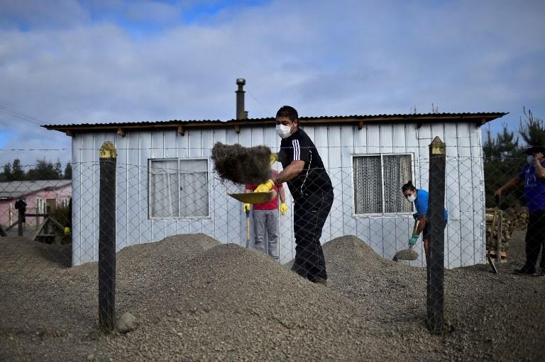 Pequena e tur&iacute;stica cidade de Ensenada, seus 1,5 mil habitantes come&ccedil;am a ver a luz depois que seu povoado ficou sob as cinzas