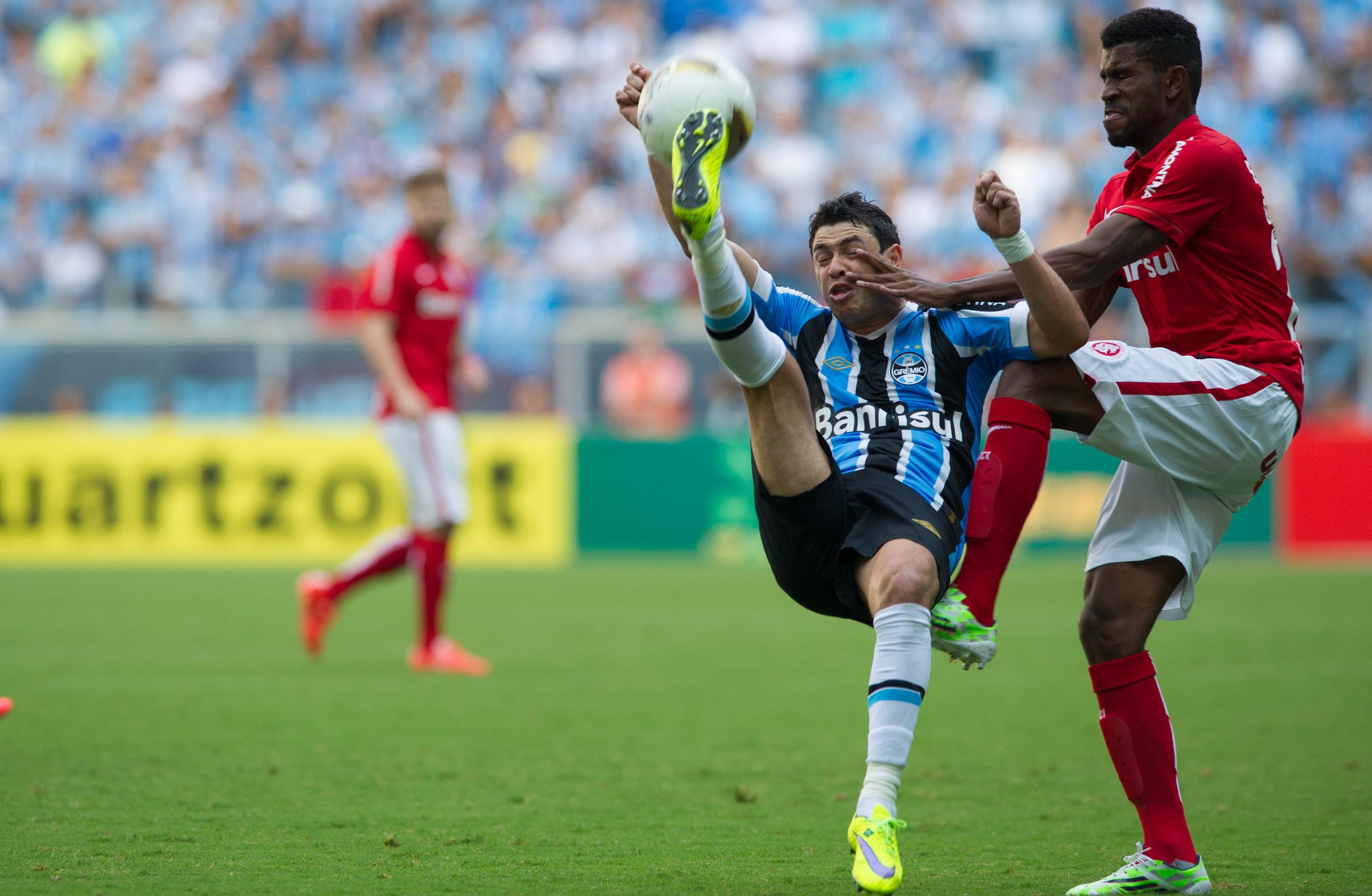 Colorados destacam empate fora, mas lamentam chances perdidas