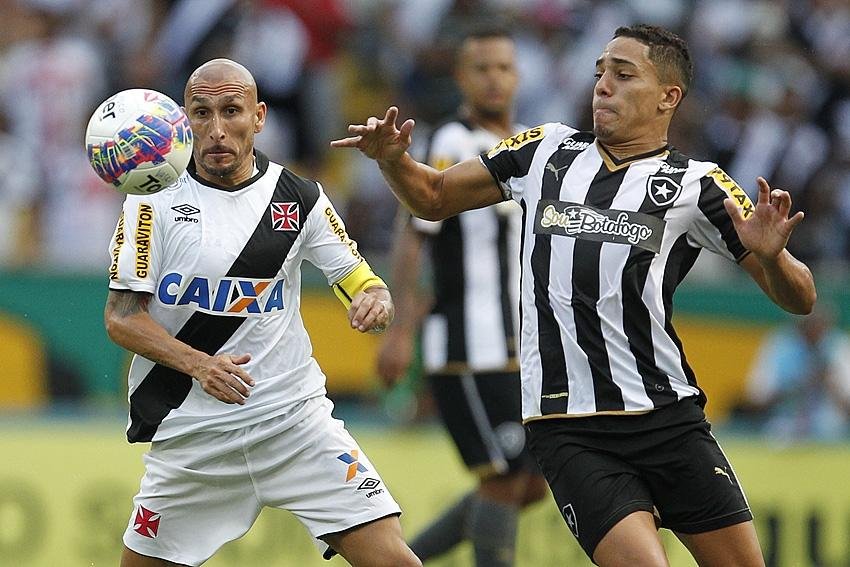 Vasco vence o Botafogo e abre decis&atilde;o do carioca em vantagem