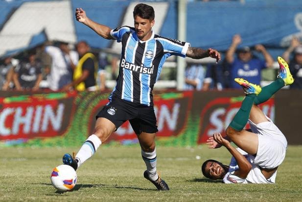 Everaldo est&aacute; fora dos planos de Felip&atilde;o no Gr&ecirc;mio