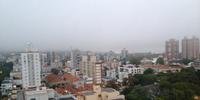 Dia amanheceu com neblina em Porto Alegre