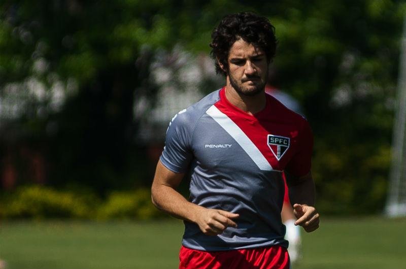 Corinthians planeja venda de Pato na pr&oacute;xima janela 