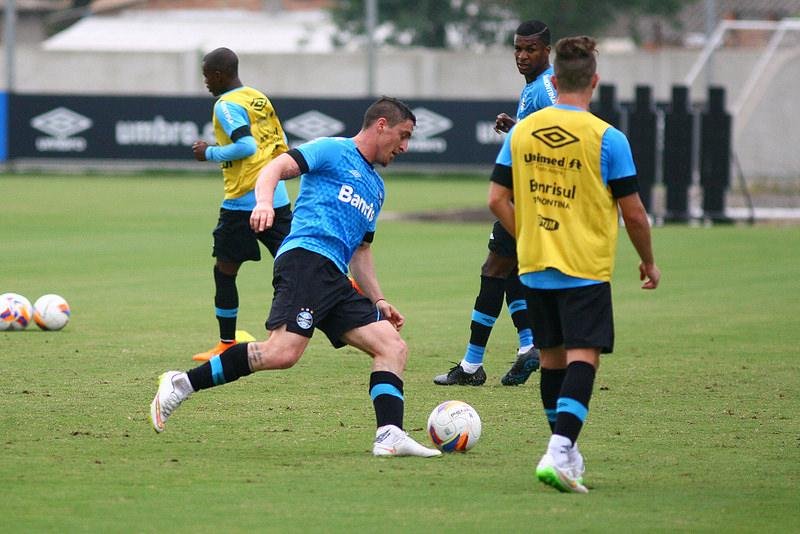 Gr&ecirc;mio treinou em dois turnos nesta ter&ccedil;a-feira