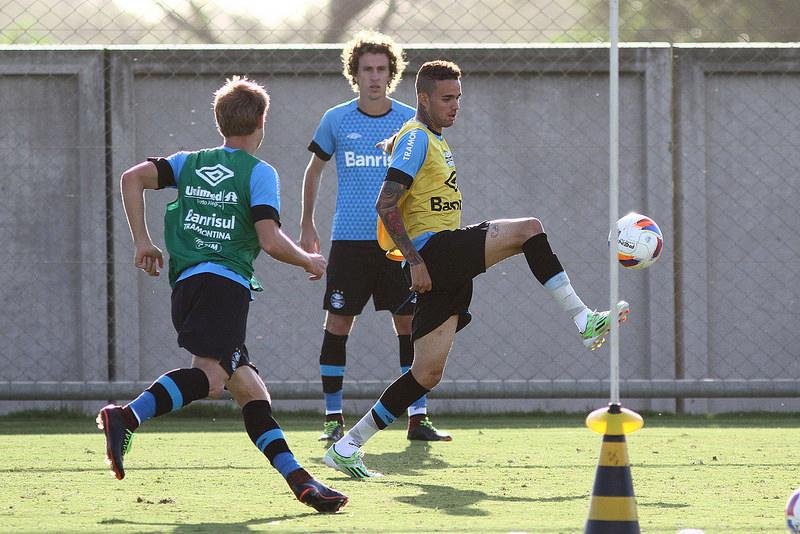Gr&ecirc;mio treinou no CT Luiz Carvalho nesta quinta