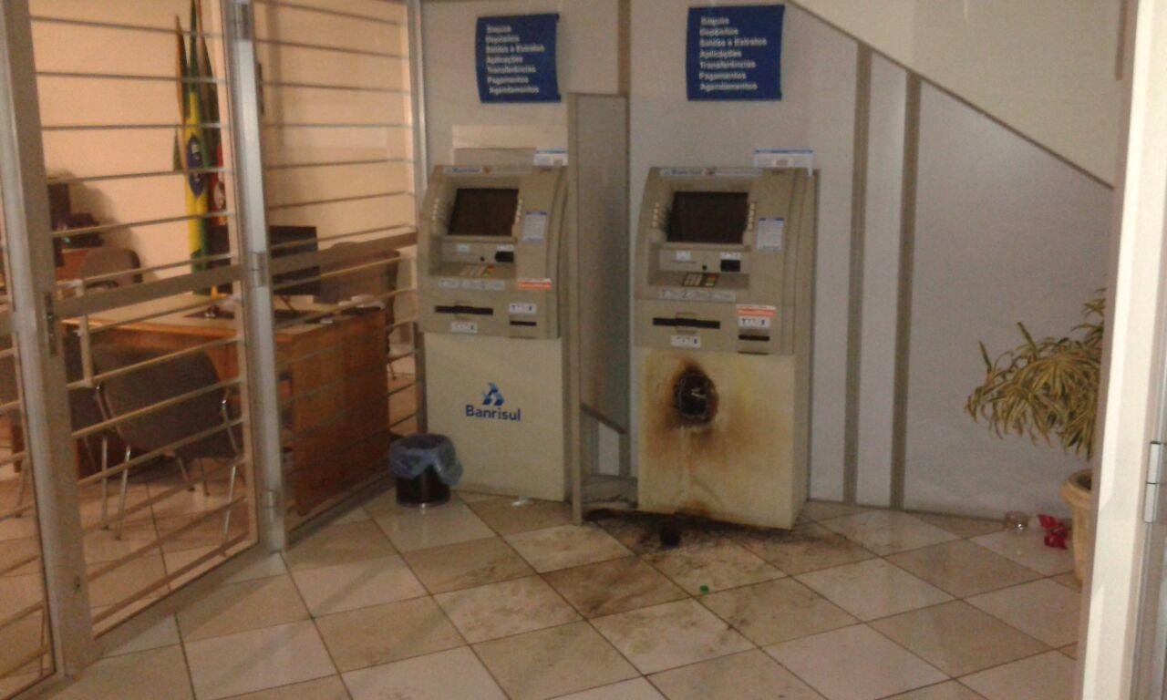 Ag&ecirc;ncia banc&aacute;ria &eacute; arrombada em Santa Maria do Herval