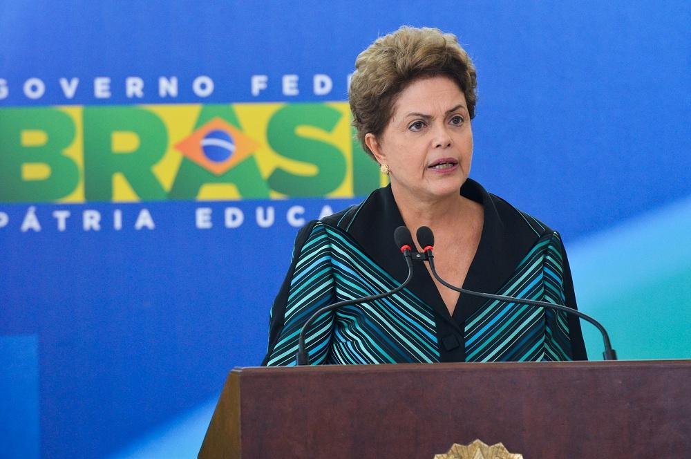 Dilma tamb&eacute;m prop&ocirc;s aventar medidas de redu&ccedil;&atilde;o da rotatividade, formaliza&ccedil;&atilde;o e aumento da produtividade do trabalho