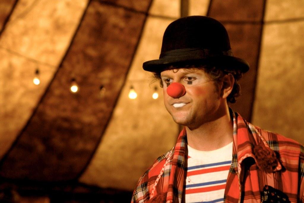 Selton Mello interpretando em "O Palha&ccedil;o", que ser&aacute; exibido no Cinesolar, em Viam&atilde;o, dia 8