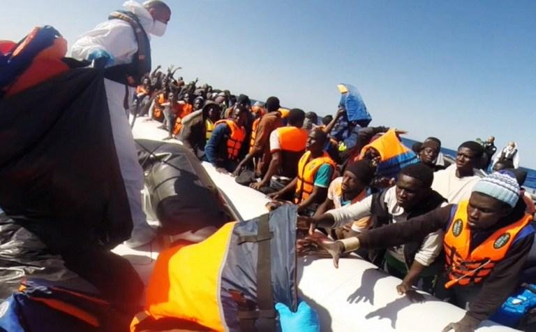 Imigrantes s&atilde;o de 217 perto da costa l&iacute;bia, 25 a nordeste da ilha de Albor&aacute;n e 11 no Estreito de Gibraltar