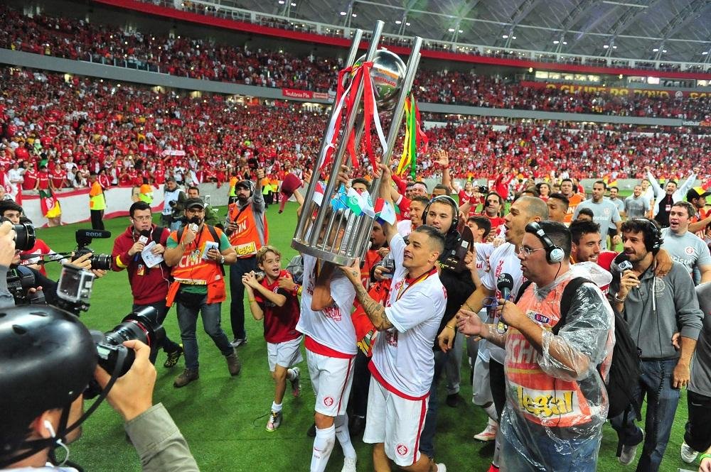 Time colorado faz a volta ol&iacute;mpica no Beira-Rio