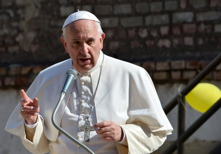 Manifestantes acusam cat&oacute;licos de serem retr&oacute;grados 