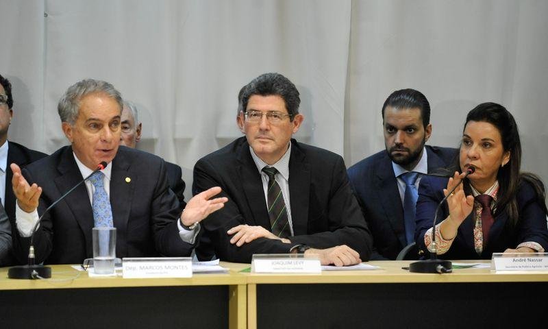 Ministro disse que a aprova&ccedil;&atilde;o das medidas s&atilde;o o primeiro passo para voltar para rota do aumento de emprego