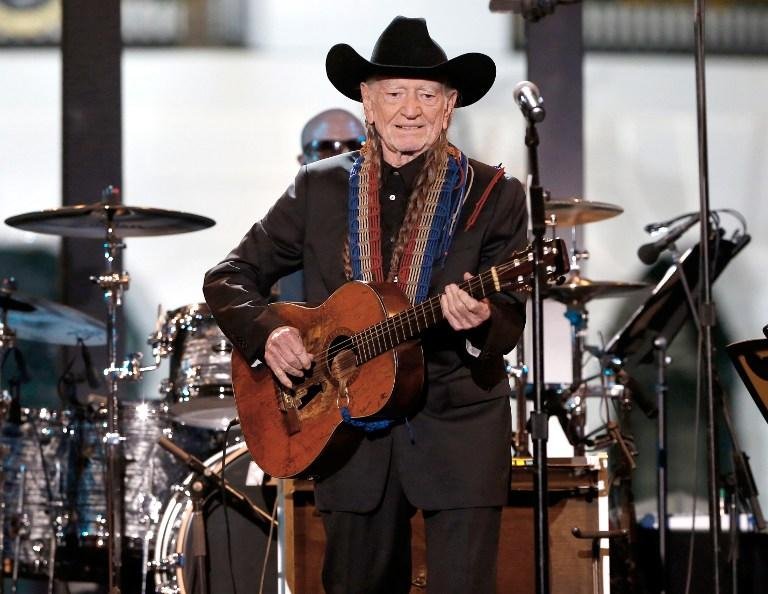 Willie Nelson revela ter fumado maconha na Casa Branca 