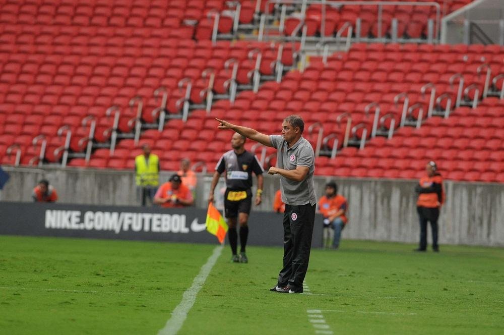 Aguirre diz que quest&atilde;o f&iacute;sica vai influenciar na escala&ccedil;&atilde;o contra Atl&eacute;tico-MG