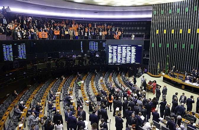 Segundo presentes, 85% dos 64 deputados petistas apoiaram a medida