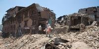 Nepal vai reconstruir país com casas à prova de terremoto