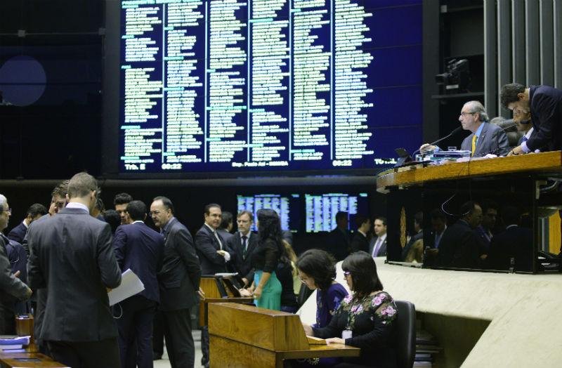 Congresso avalia medidas provis&oacute;rias 664 e 665