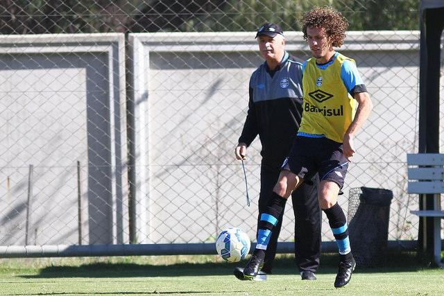 Felip&atilde;o monta Gr&ecirc;mio com Galhardo e Mamute como titulares 
