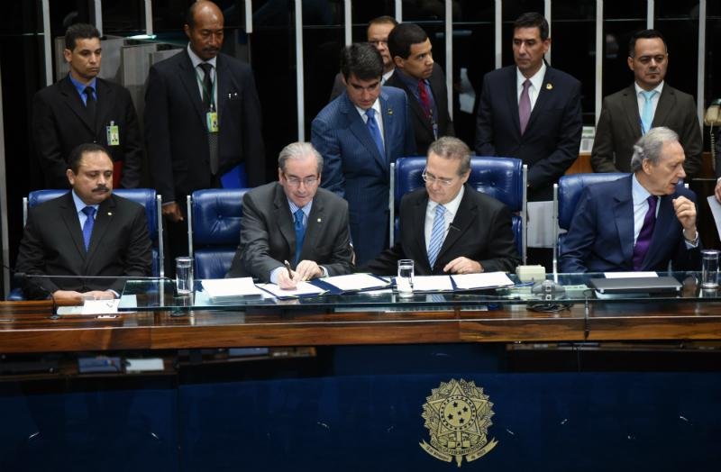 Deputado e senador  trocaram gentilezas durante aprova&ccedil;&atilde;o da PEC da Bengala 