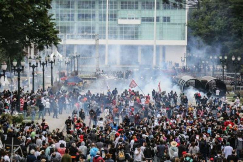 Comandante da PM do Paran&aacute; pede exonera&ccedil;&atilde;o ap&oacute;s repress&atilde;o a professores
