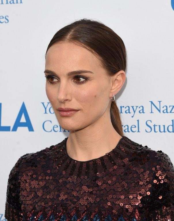 Natalie Portman diz se sentir nervosa por morar em Paris sendo judia